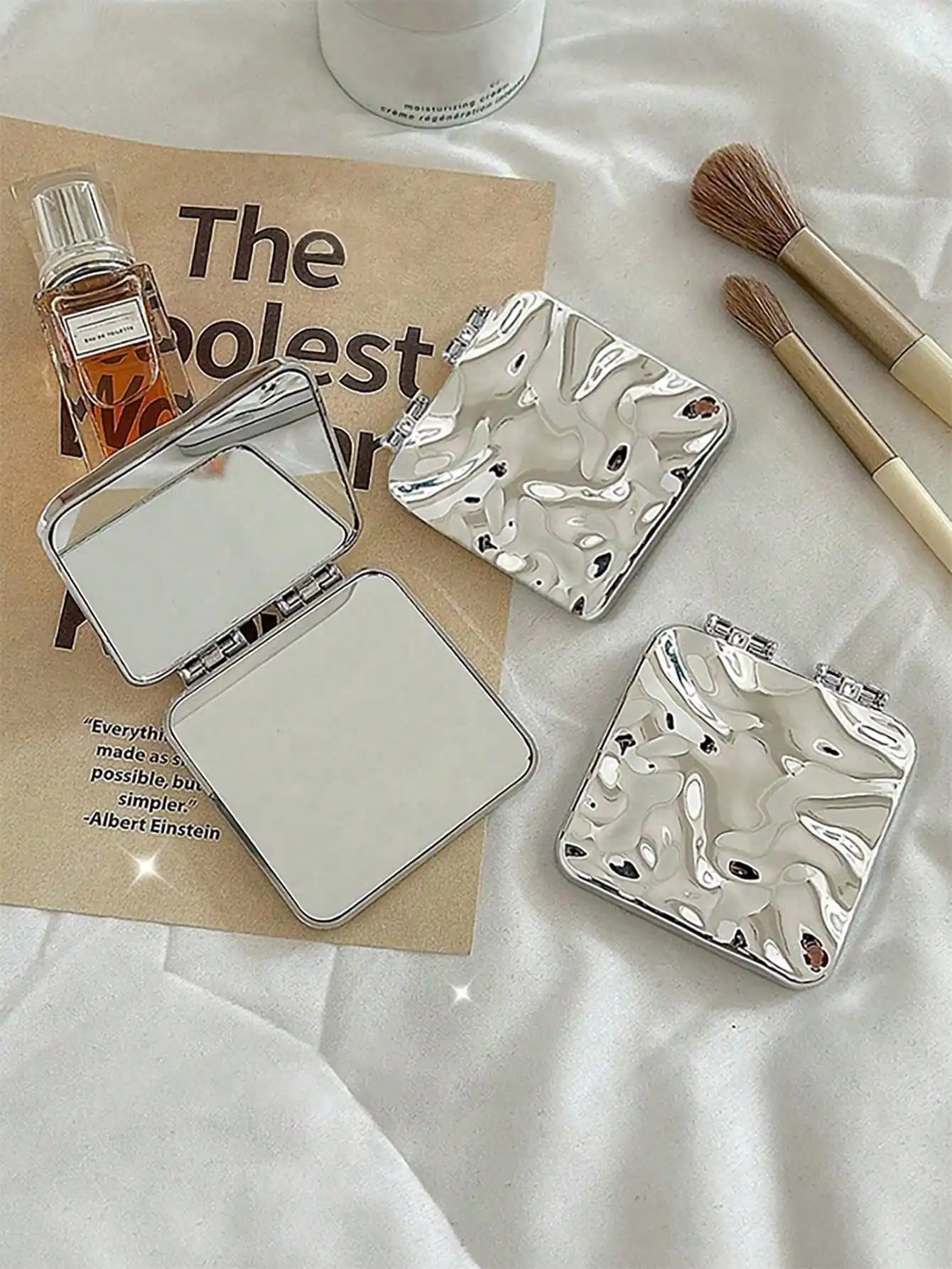 Portable Folding Makeup Mirror - Makeup Beauty Y2K Style avis et prix